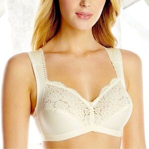 Wonderbra Wireless Cushioned Straps Bra NWOT Sz 42C